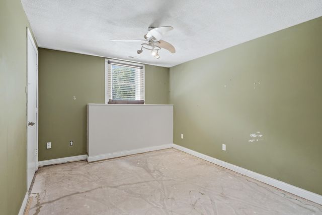 6481 OLD VILLAGE RD, Columbia, MO 65203