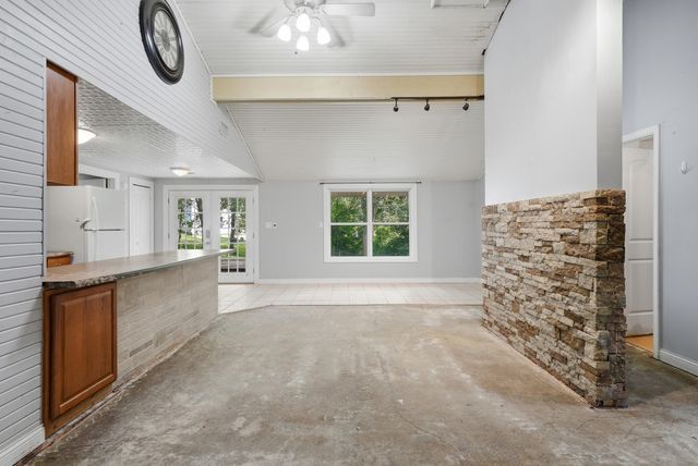 6481 OLD VILLAGE RD, Columbia, MO 65203
