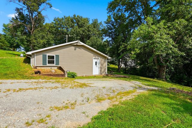 6481 OLD VILLAGE RD, Columbia, MO 65203