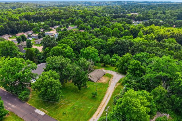 6481 OLD VILLAGE RD, Columbia, MO 65203
