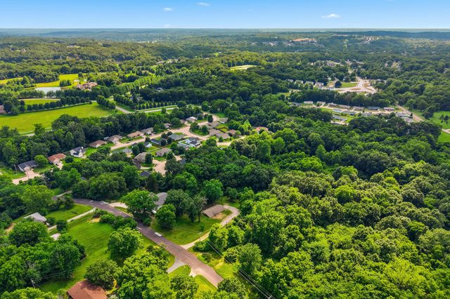 6481 OLD VILLAGE RD, Columbia, MO 65203