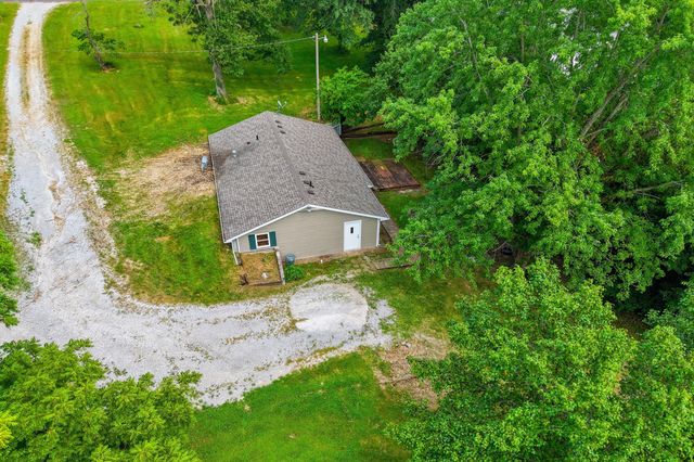 6481 OLD VILLAGE RD, Columbia, MO 65203