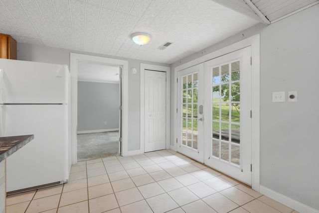 6481 OLD VILLAGE RD, Columbia, MO 65203