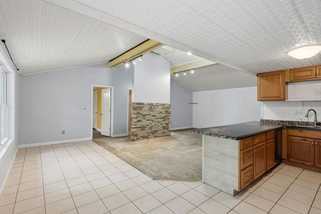 6481 OLD VILLAGE RD, Columbia, MO 65203