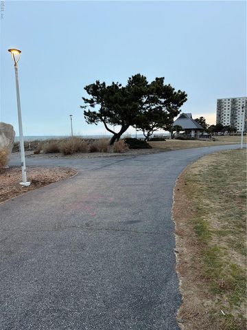 737 W Ocean View Ave Apt A, Norfolk, VA 23503