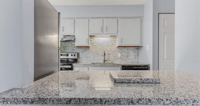 737 W Ocean View Ave Apt A, Norfolk, VA 23503