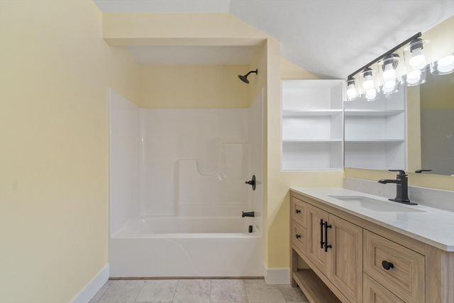 120 Townsend Sreet 2, Pepperell, MA 01463