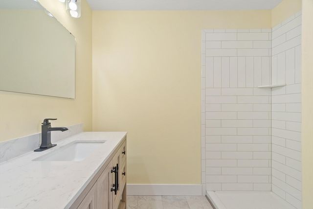 120 Townsend Sreet 2, Pepperell, MA 01463