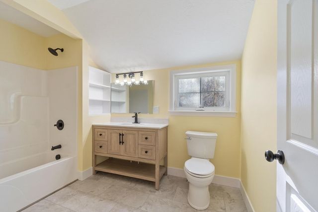 120 Townsend Sreet 2, Pepperell, MA 01463