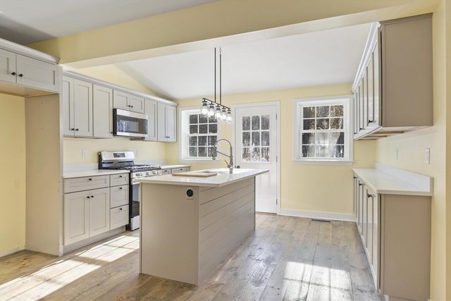 120 Townsend Sreet 2, Pepperell, MA 01463