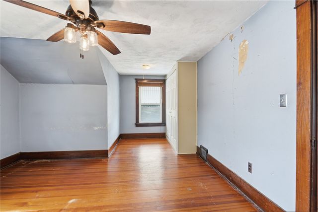 1407 11th Ave, Belle Plaine, IA 52208