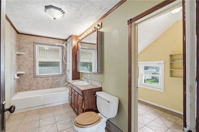 1407 11th Ave, Belle Plaine, IA 52208
