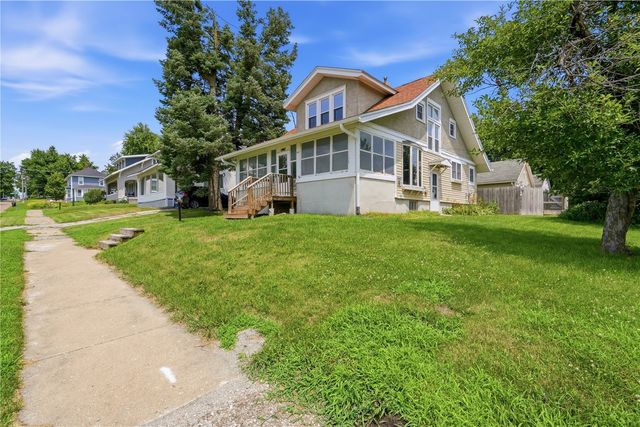 1407 11th Ave, Belle Plaine, IA 52208