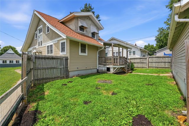 1407 11th Ave, Belle Plaine, IA 52208