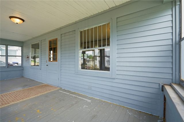 1407 11th Ave, Belle Plaine, IA 52208