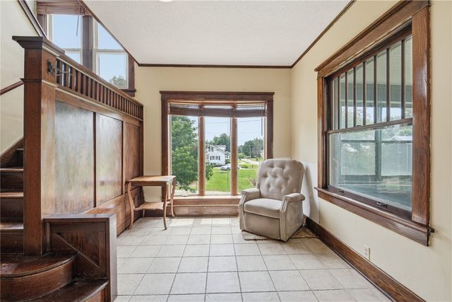 1407 11th Ave, Belle Plaine, IA 52208