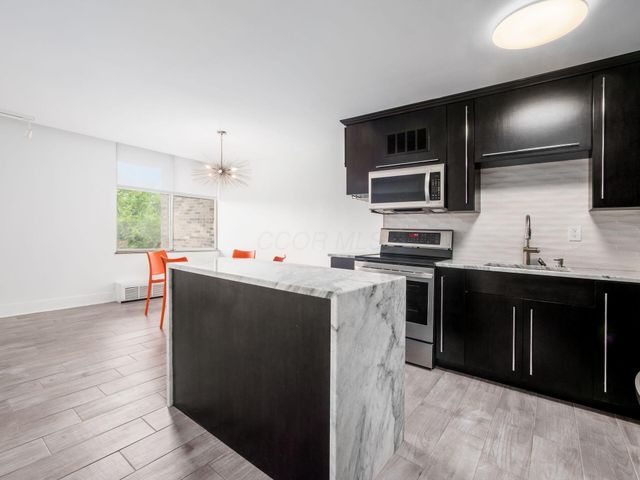1000 Urlin Avenue, 622, Columbus, OH 43212