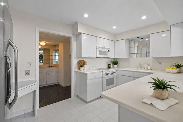 108 Lakeshore Drive 140, North Palm Beach, FL 33408