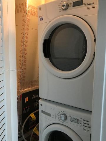 1010 BRICKELL AVE 2110, Miami, FL 33131