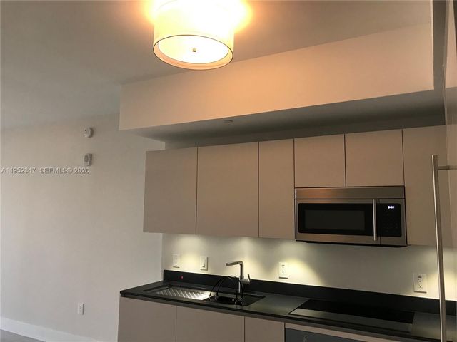 1010 BRICKELL AVE 2110, Miami, FL 33131