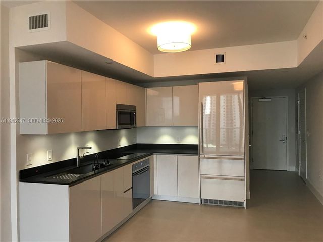 1010 BRICKELL AVE 2110, Miami, FL 33131