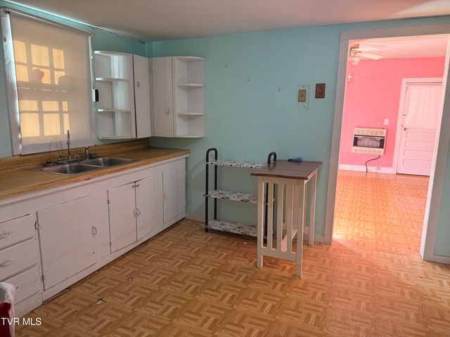 1825 Old Asheville Highway, Greeneville, TN 37743