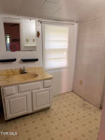 1825 Old Asheville Highway, Greeneville, TN 37743