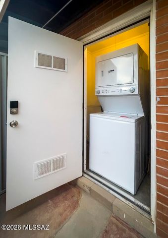 1423 N Venice Avenue, Tucson, AZ 85712