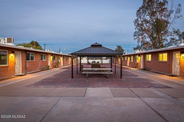 1423 N Venice Avenue, Tucson, AZ 85712