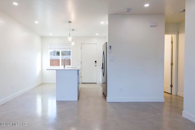 1423 N Venice Avenue, Tucson, AZ 85712