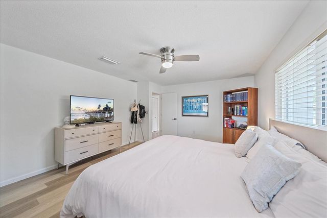 1734 RIVIERA CIRCLE, Sarasota, FL 34232