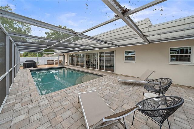 1734 RIVIERA CIRCLE, Sarasota, FL 34232