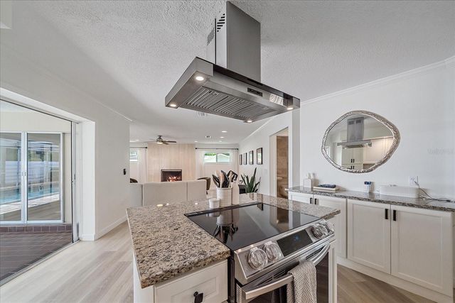 1734 RIVIERA CIRCLE, Sarasota, FL 34232