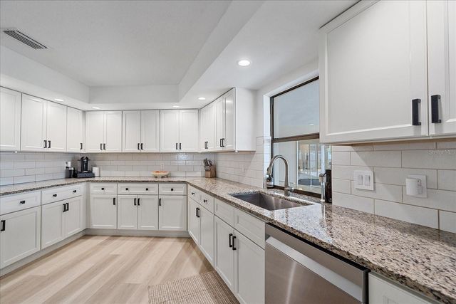 1734 RIVIERA CIRCLE, Sarasota, FL 34232