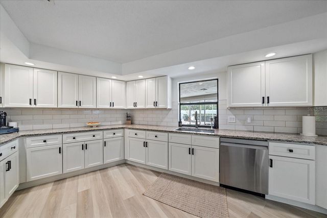 1734 RIVIERA CIRCLE, Sarasota, FL 34232