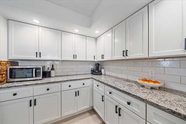 1734 RIVIERA CIRCLE, Sarasota, FL 34232