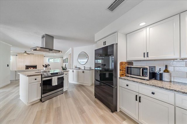 1734 RIVIERA CIRCLE, Sarasota, FL 34232