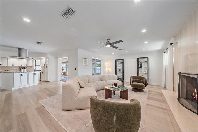 1734 RIVIERA CIRCLE, Sarasota, FL 34232