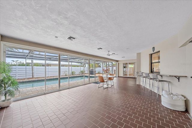 1734 RIVIERA CIRCLE, Sarasota, FL 34232