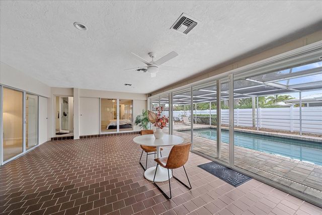 1734 RIVIERA CIRCLE, Sarasota, FL 34232