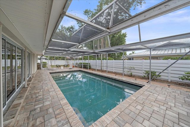 1734 RIVIERA CIRCLE, Sarasota, FL 34232