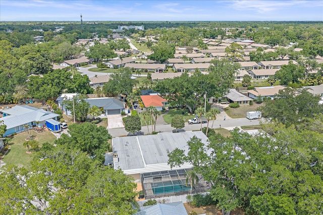 1734 RIVIERA CIRCLE, Sarasota, FL 34232