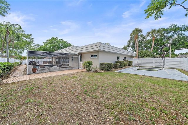 1734 RIVIERA CIRCLE, Sarasota, FL 34232