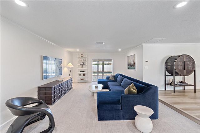 1734 RIVIERA CIRCLE, Sarasota, FL 34232