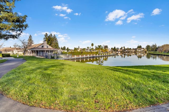 6120 Doubloon Ct, Elk Grove, CA 95758