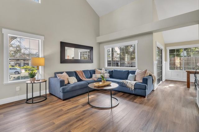 6120 Doubloon Ct, Elk Grove, CA 95758