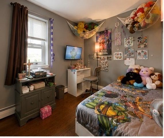 133 Warren St 1, Watertown, MA 02472