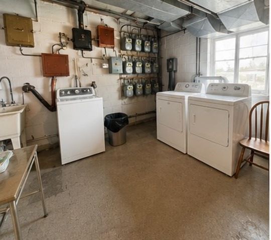 133 Warren St 1, Watertown, MA 02472