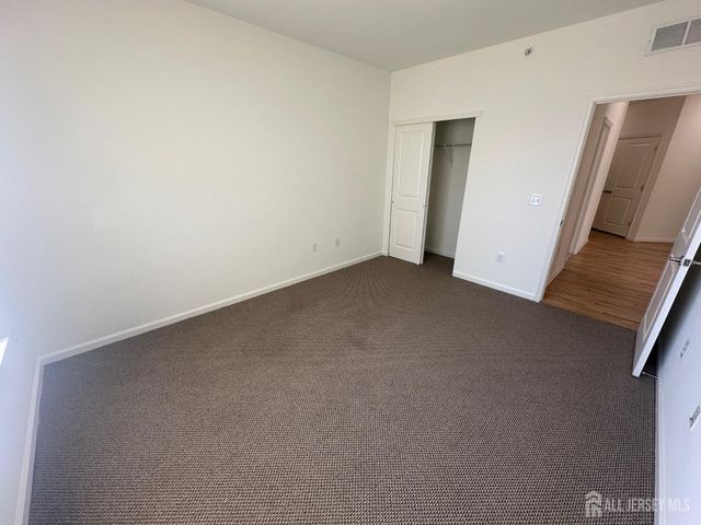 50 Roosevelt Avenue 4305, Carteret, NJ 07008