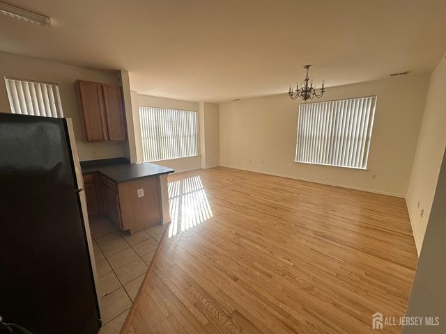50 Roosevelt Avenue 4305, Carteret, NJ 07008
